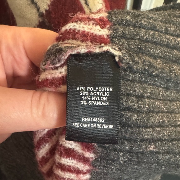 Torrid Vegan Cashmere Red and Gray Sweater, Size 3 - Picture 7 of 7